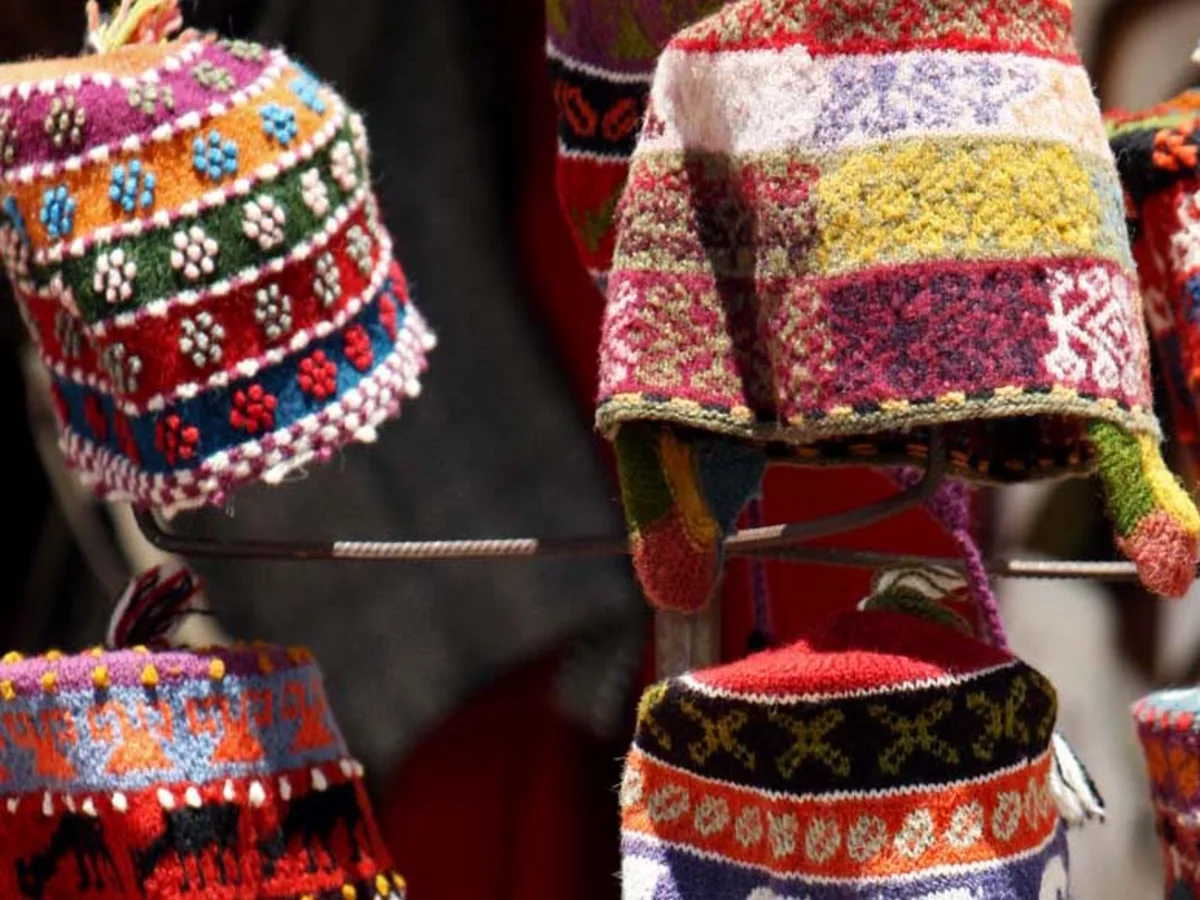 peruvian-hat-tati Family